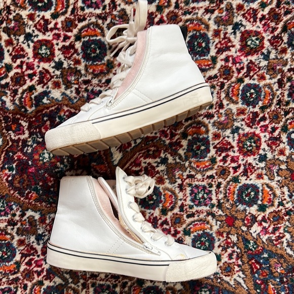 Disney Mickey/Minnie high tops - Picture 2 of 7